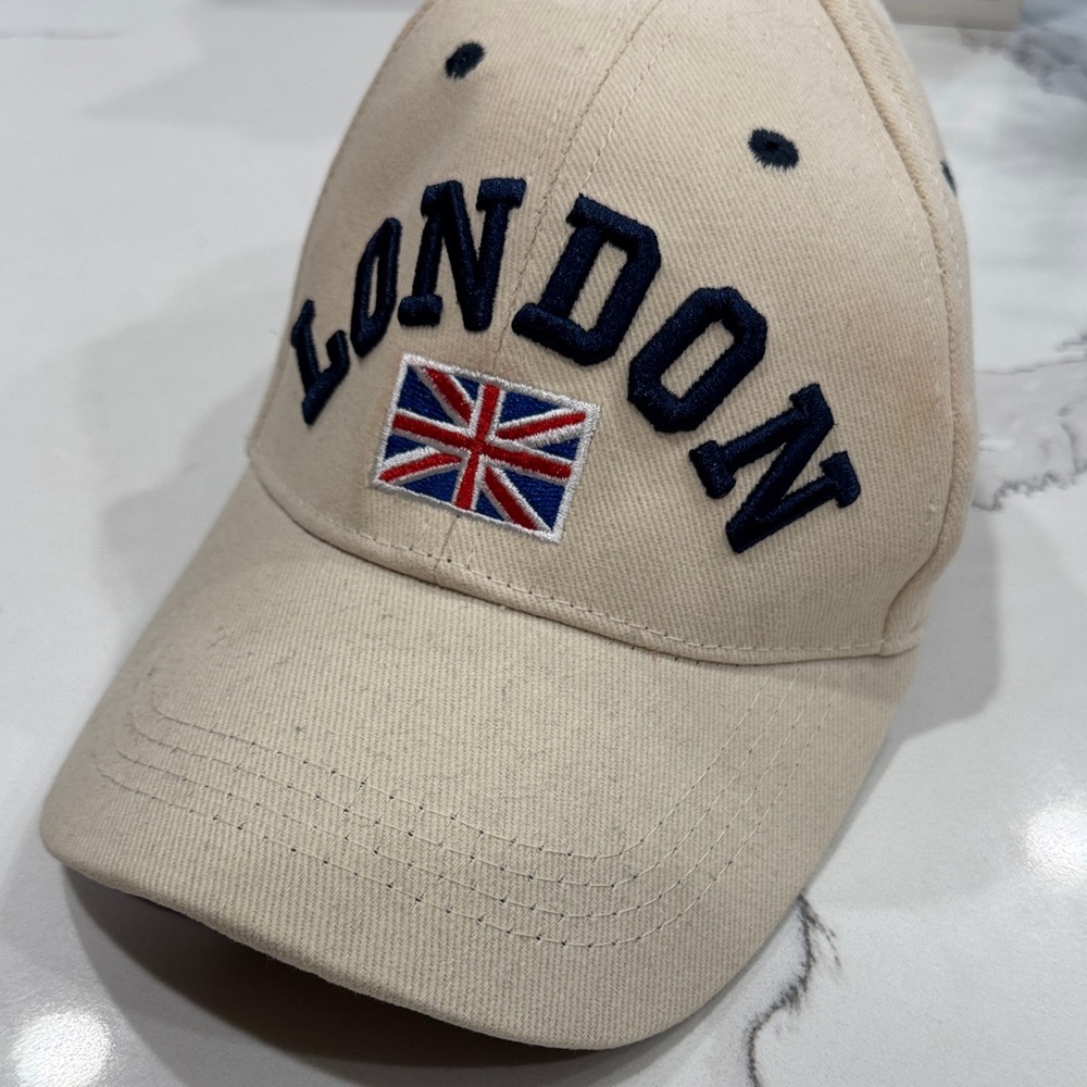 London Cap with Flag Embroidery - Picture 3 of 9
